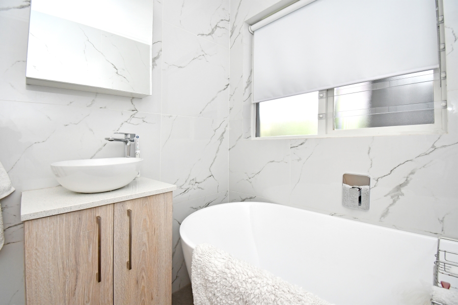 1 Bedroom Property for Sale in Morningside Gauteng