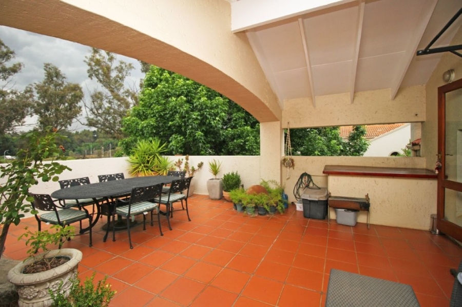 To Let 2 Bedroom Property for Rent in Melrose Gauteng