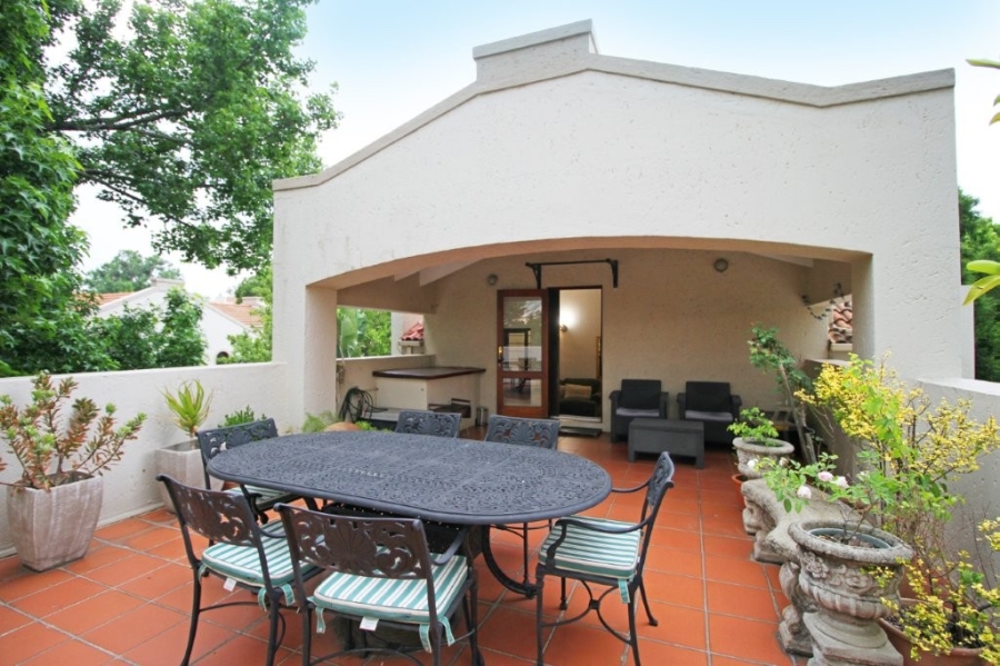 To Let 2 Bedroom Property for Rent in Melrose Gauteng