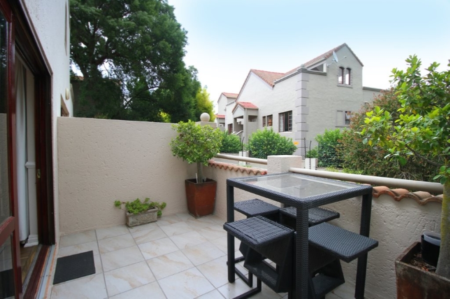 To Let 2 Bedroom Property for Rent in Melrose Gauteng