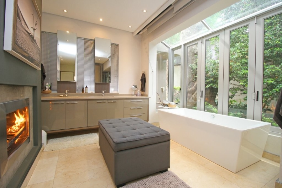 To Let 4 Bedroom Property for Rent in Melrose Gauteng