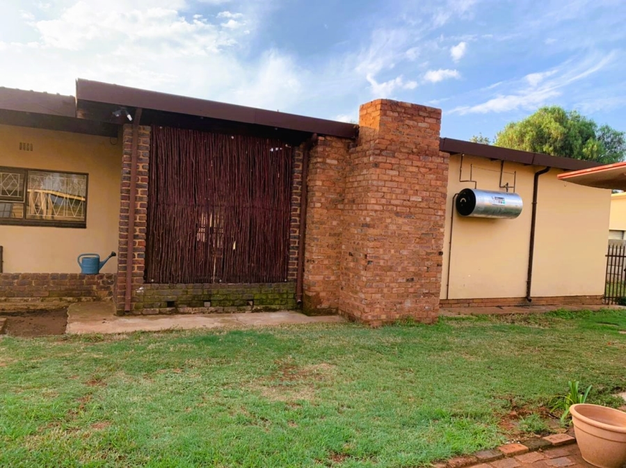 3 Bedroom Property for Sale in Rensburg Gauteng