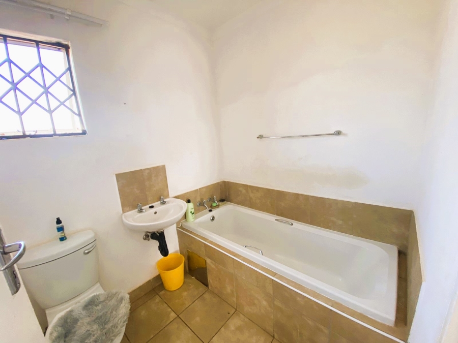 2 Bedroom Property for Sale in Savanna City Gauteng