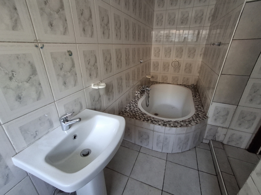 3 Bedroom Property for Sale in Bezuidenhout Valley Gauteng