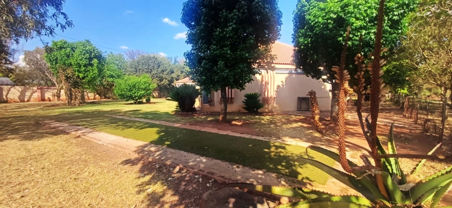 6 Bedroom Property for Sale in Olympus AH Gauteng