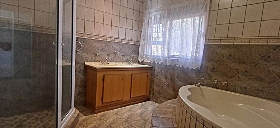 6 Bedroom Property for Sale in Olympus AH Gauteng