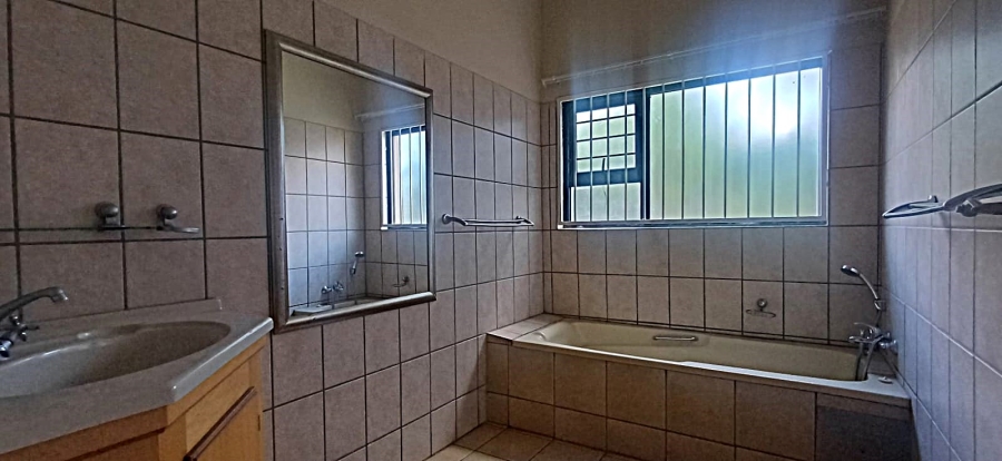 6 Bedroom Property for Sale in Olympus AH Gauteng