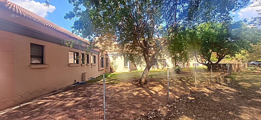 6 Bedroom Property for Sale in Olympus AH Gauteng
