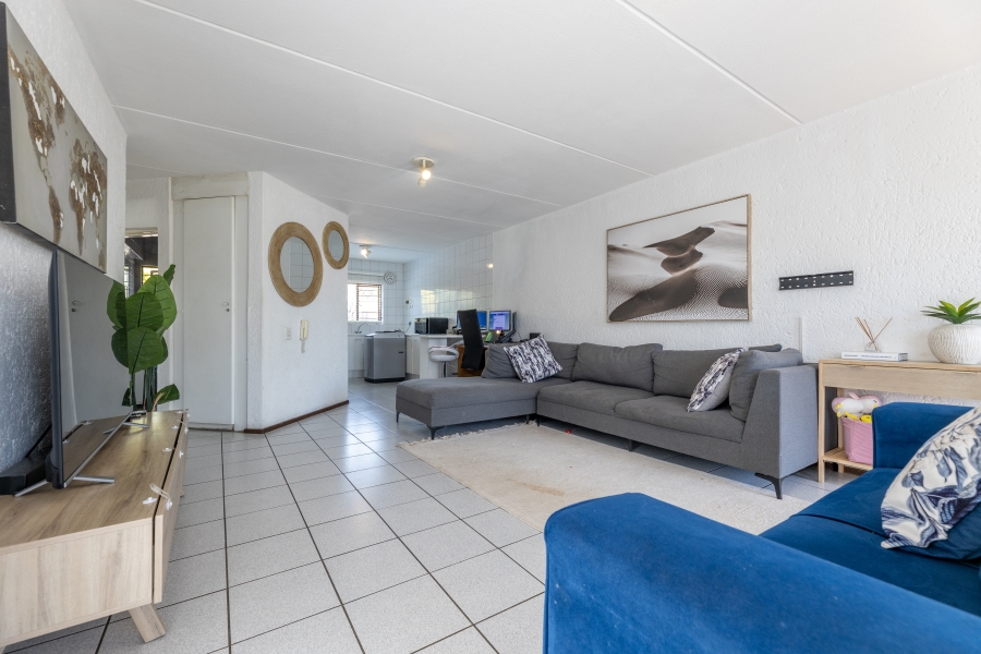 2 Bedroom Property for Sale in Magaliessig Gauteng