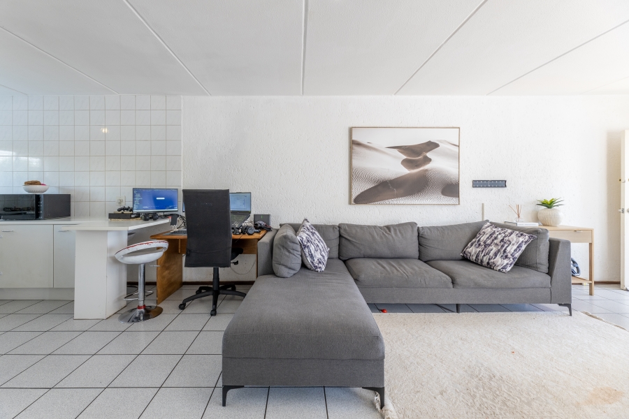 2 Bedroom Property for Sale in Magaliessig Gauteng