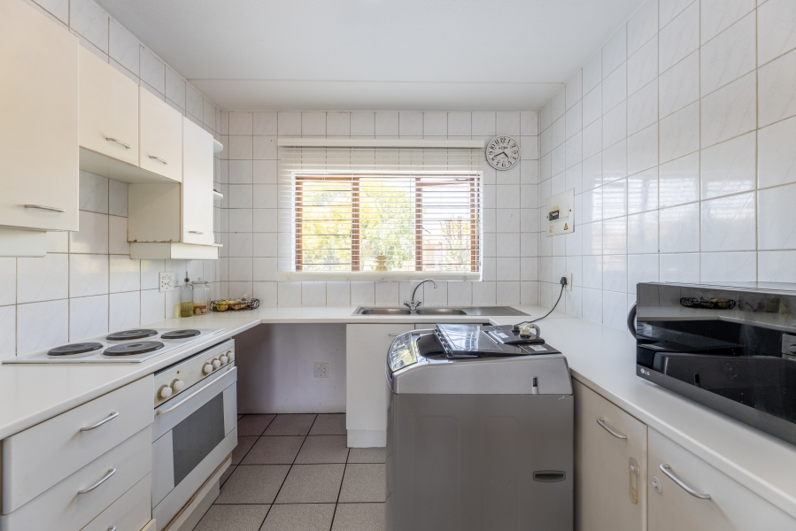 2 Bedroom Property for Sale in Magaliessig Gauteng