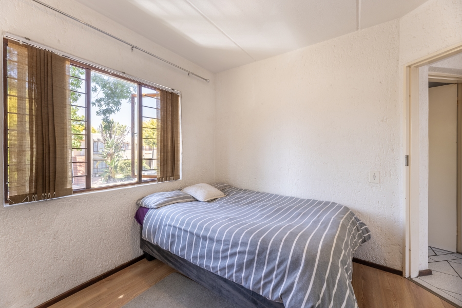 2 Bedroom Property for Sale in Magaliessig Gauteng