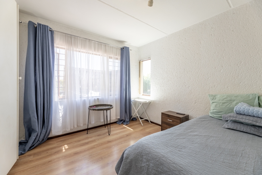 2 Bedroom Property for Sale in Magaliessig Gauteng