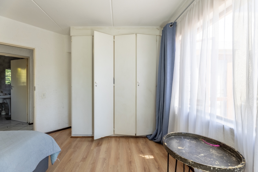 2 Bedroom Property for Sale in Magaliessig Gauteng