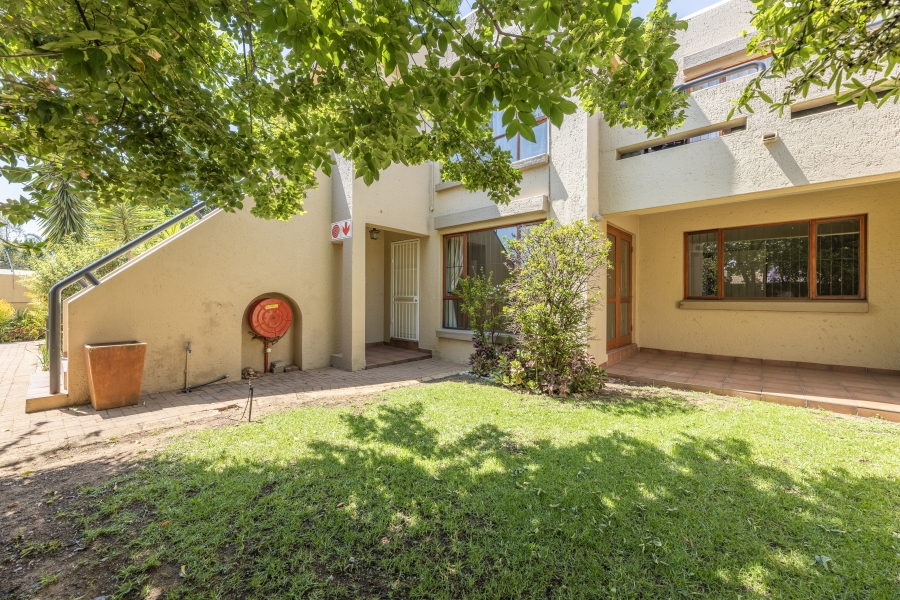 2 Bedroom Property for Sale in Magaliessig Gauteng