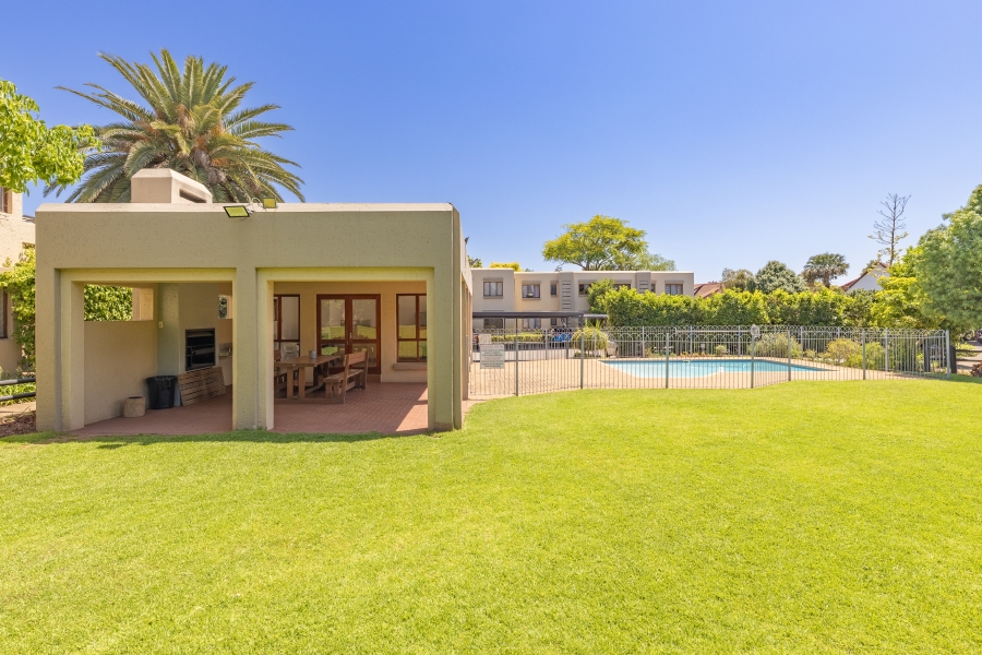 2 Bedroom Property for Sale in Magaliessig Gauteng