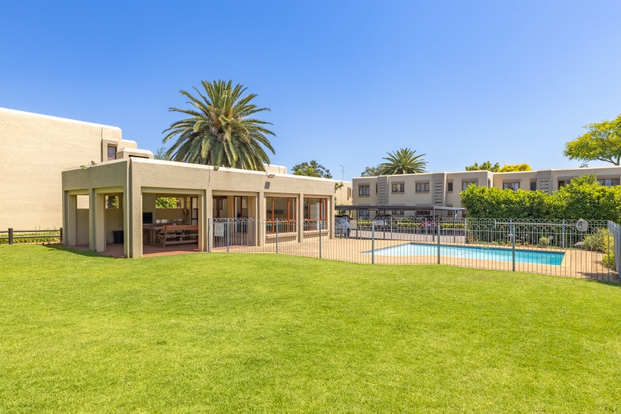 2 Bedroom Property for Sale in Magaliessig Gauteng