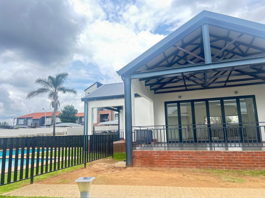To Let 2 Bedroom Property for Rent in North Riding Gauteng