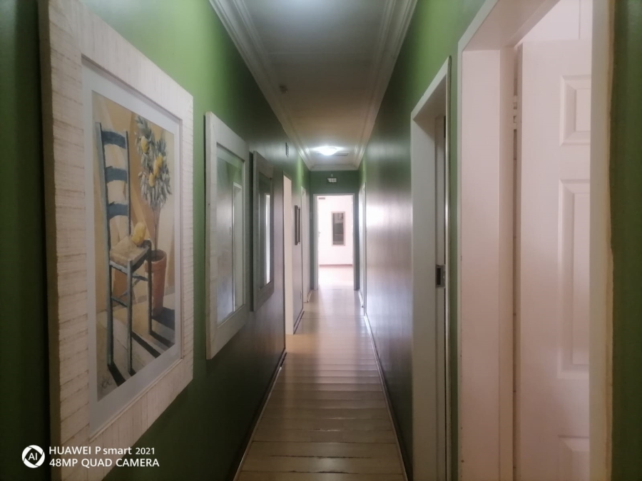 6 Bedroom Property for Sale in Olifantsfontein Gauteng