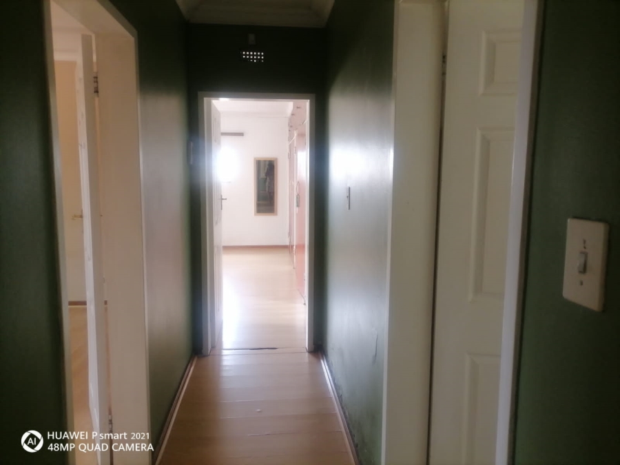 6 Bedroom Property for Sale in Olifantsfontein Gauteng