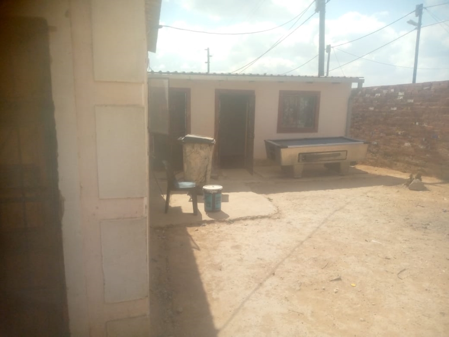 1 Bedroom Property for Sale in Bram Fischerville Gauteng