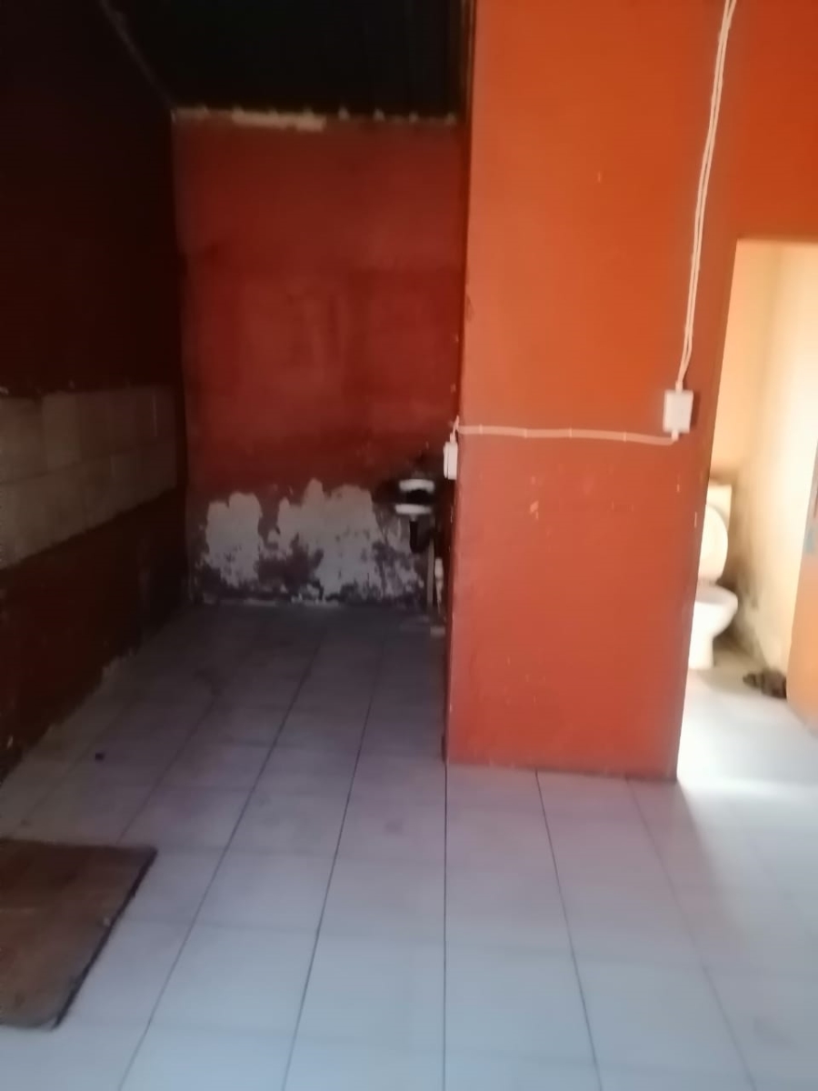 1 Bedroom Property for Sale in Bram Fischerville Gauteng