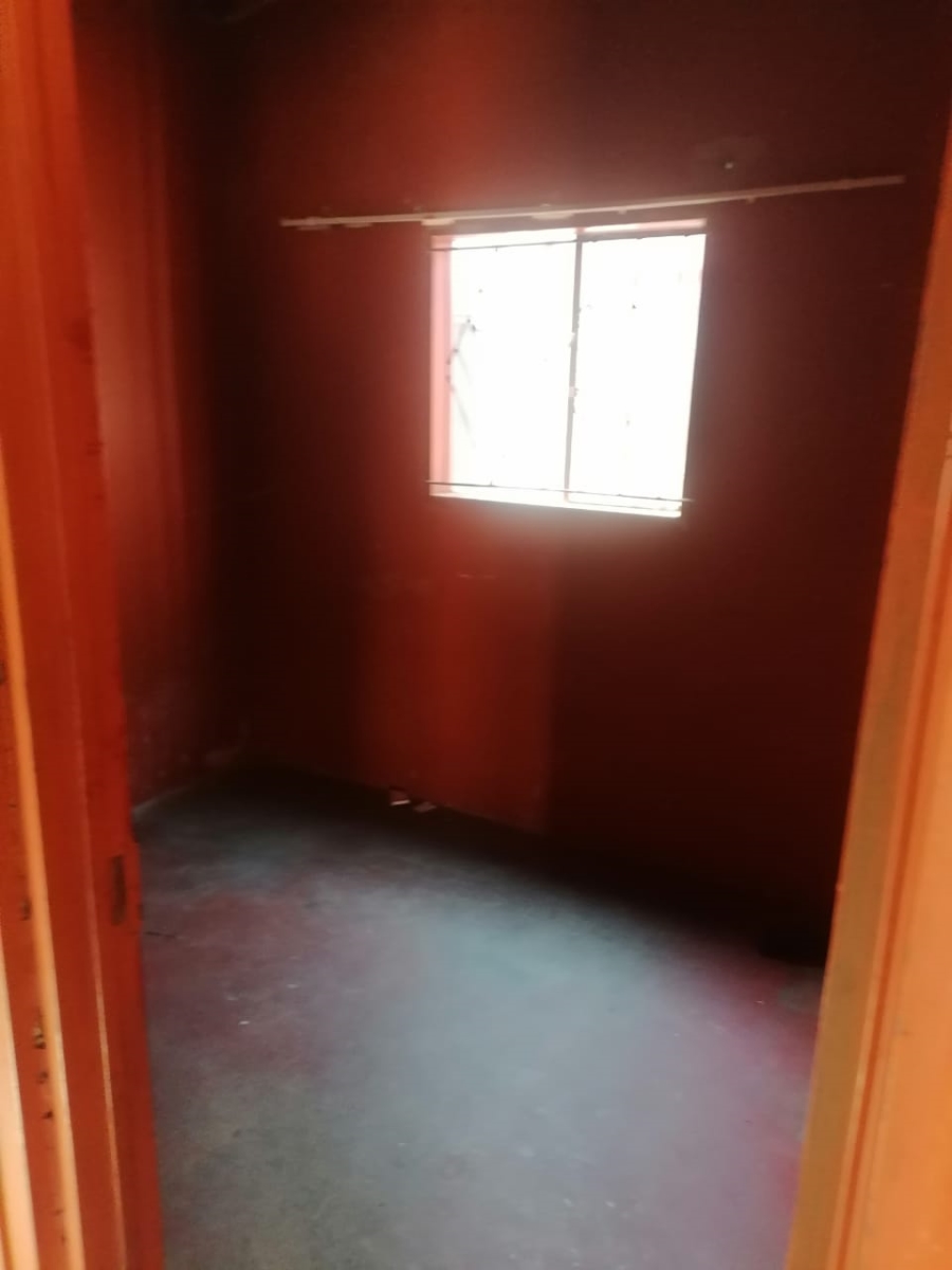 1 Bedroom Property for Sale in Bram Fischerville Gauteng
