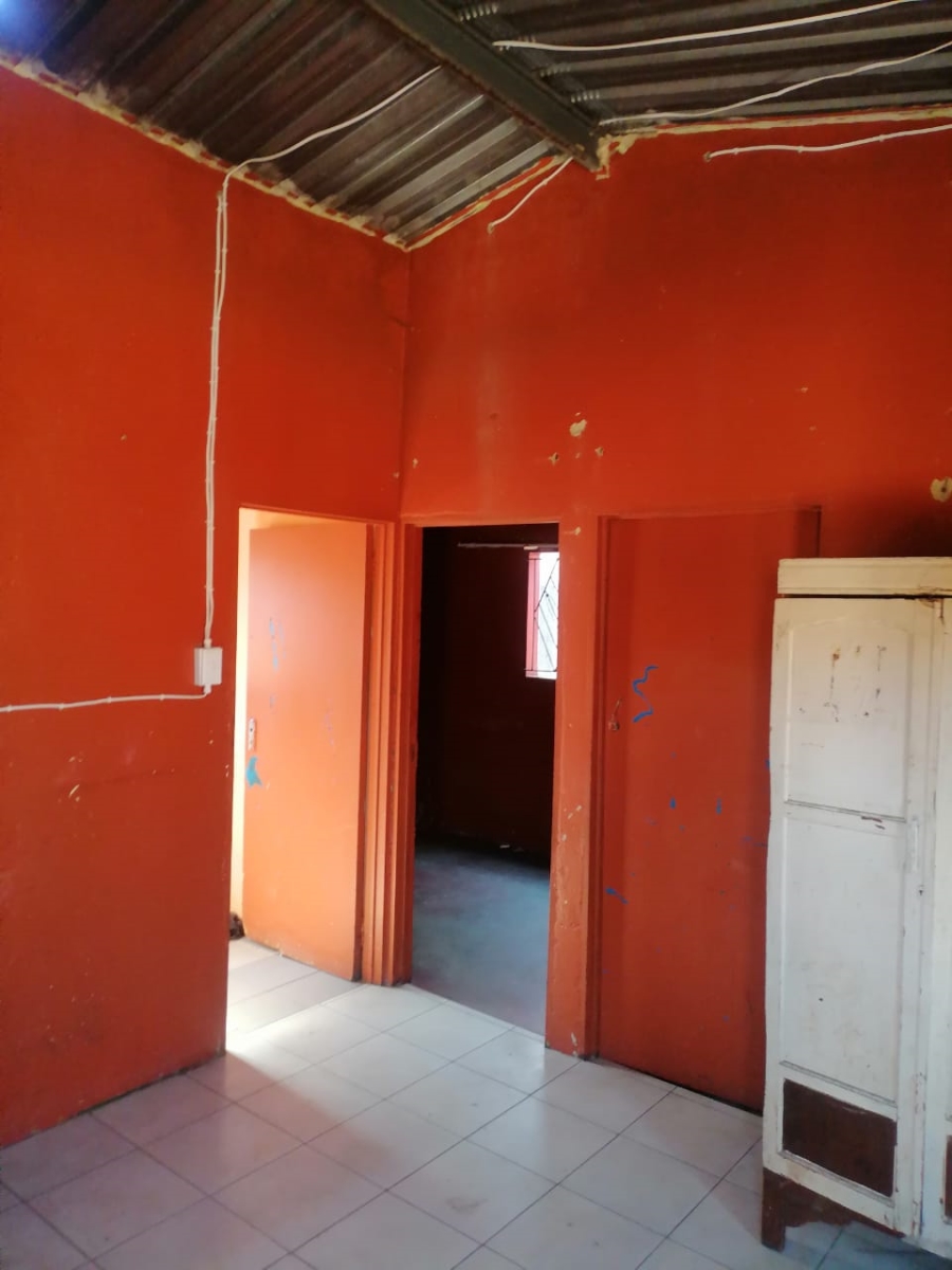 1 Bedroom Property for Sale in Bram Fischerville Gauteng