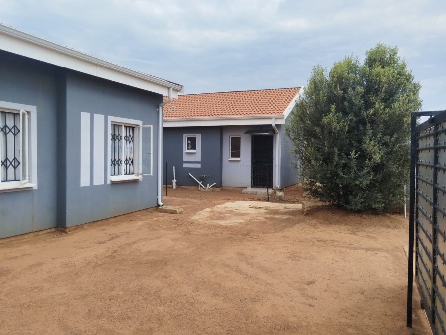 2 Bedroom Property for Sale in Savanna City Gauteng