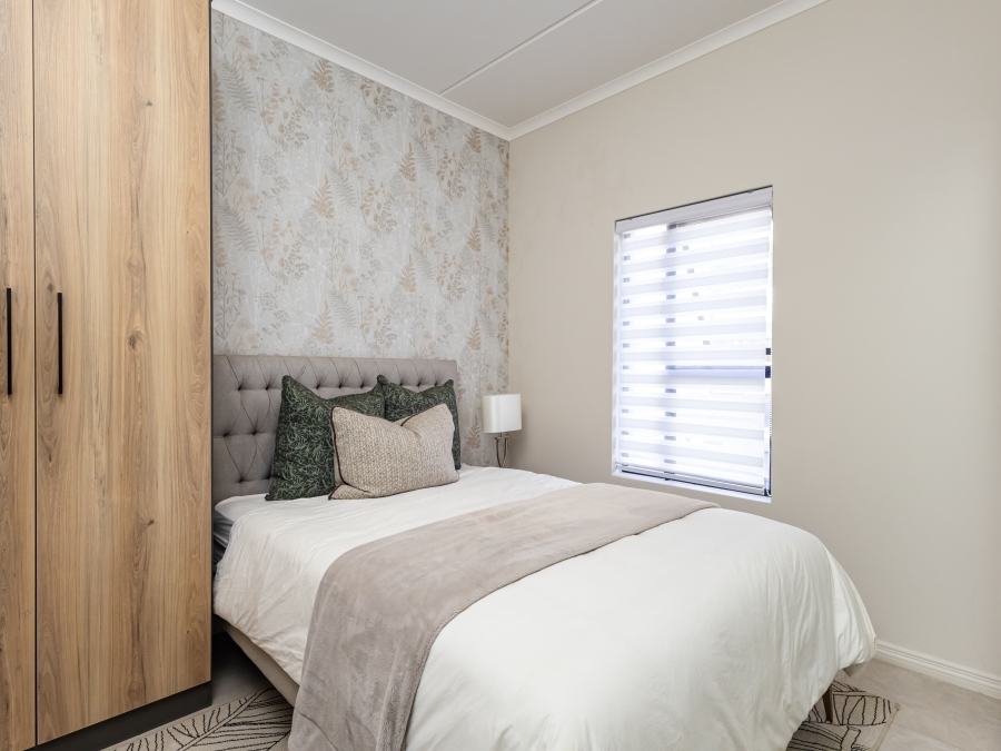 2 Bedroom Property for Sale in Glen Austin Gauteng