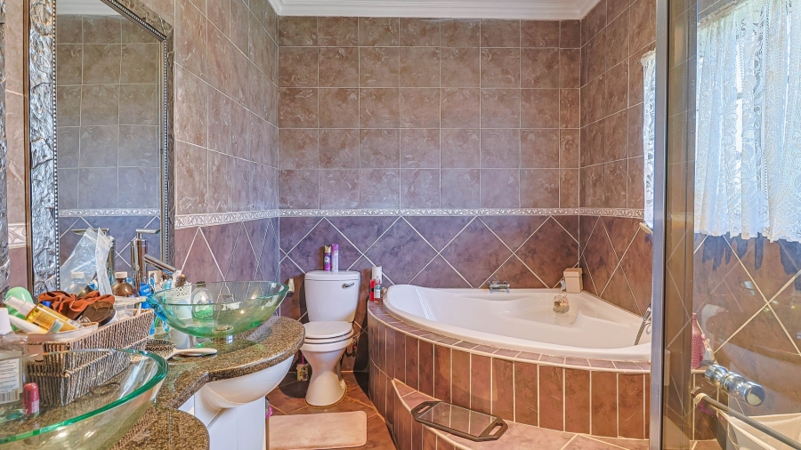 5 Bedroom Property for Sale in Irene Farm Villages Gauteng