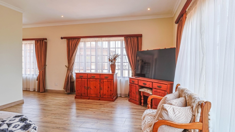 5 Bedroom Property for Sale in Irene Farm Villages Gauteng