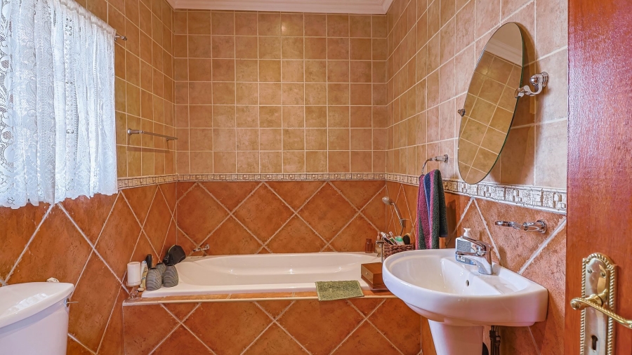 5 Bedroom Property for Sale in Irene Farm Villages Gauteng