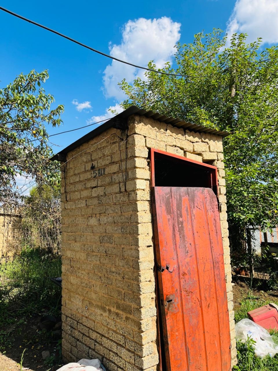 2 Bedroom Property for Sale in Tshepisong Gauteng