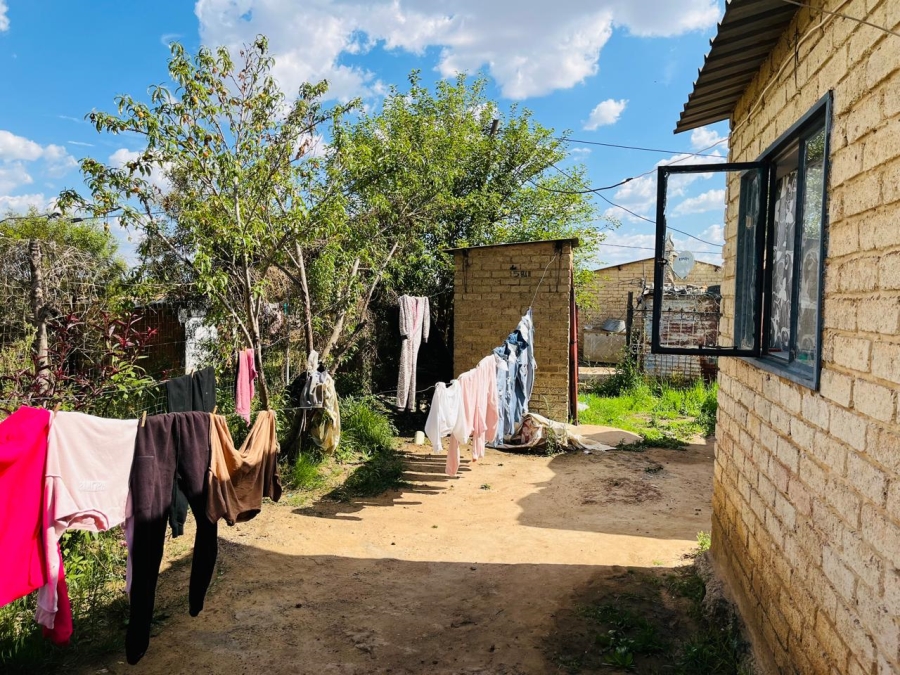 2 Bedroom Property for Sale in Tshepisong Gauteng