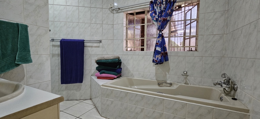 4 Bedroom Property for Sale in Three Rivers East Gauteng