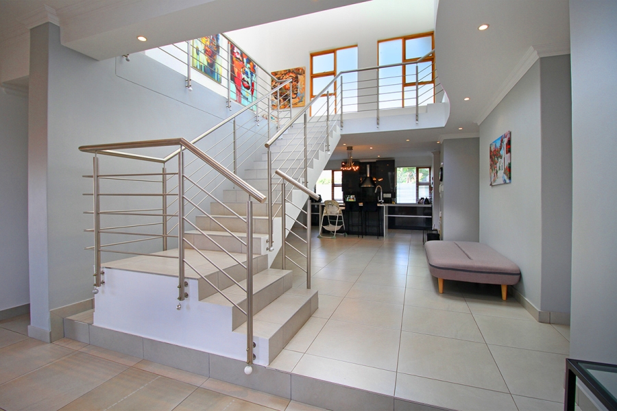 4 Bedroom Property for Sale in Greenstone Hill Gauteng