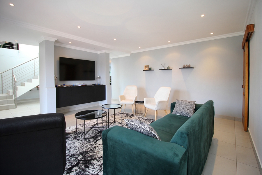 4 Bedroom Property for Sale in Greenstone Hill Gauteng