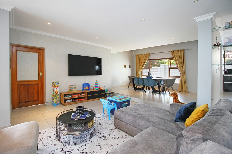 4 Bedroom Property for Sale in Greenstone Hill Gauteng