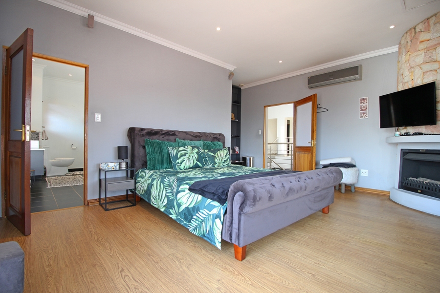 4 Bedroom Property for Sale in Greenstone Hill Gauteng