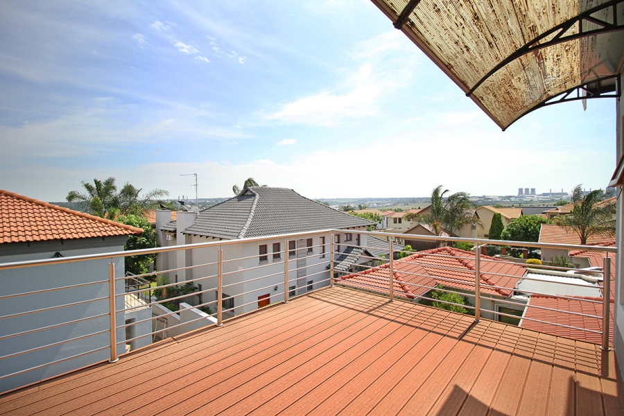 4 Bedroom Property for Sale in Greenstone Hill Gauteng