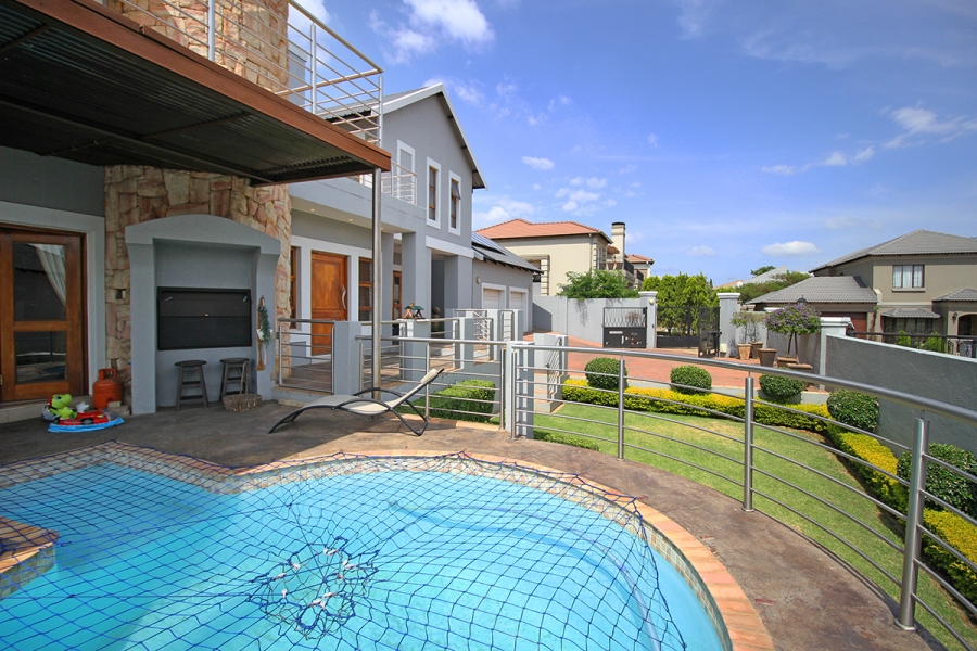 4 Bedroom Property for Sale in Greenstone Hill Gauteng