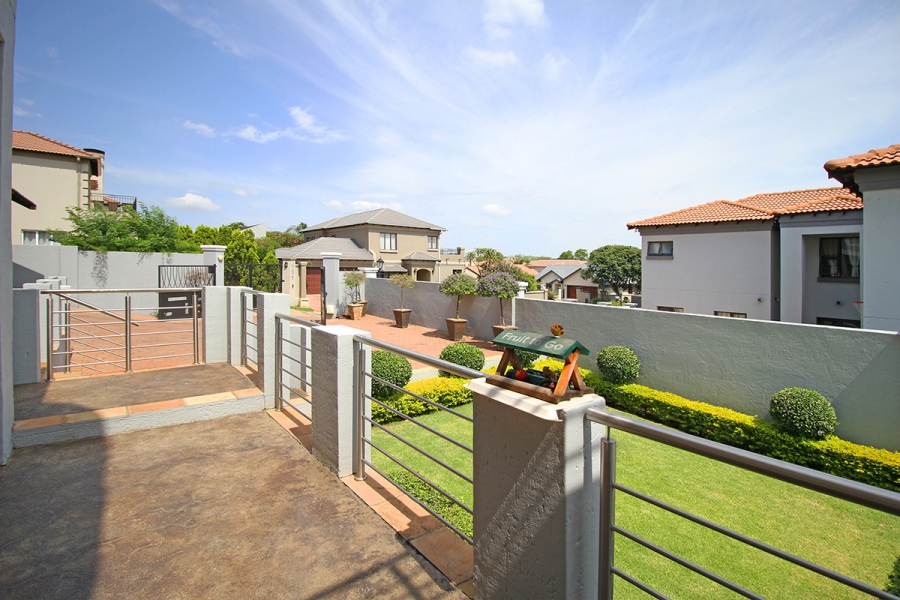 4 Bedroom Property for Sale in Greenstone Hill Gauteng