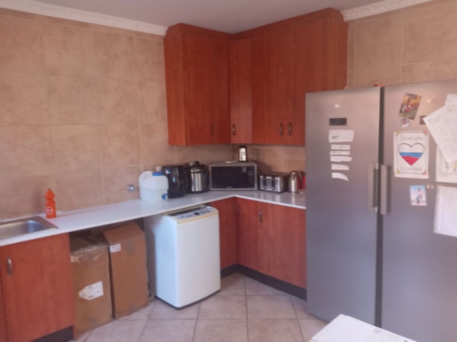 2 Bedroom Property for Sale in Albertsdal Gauteng