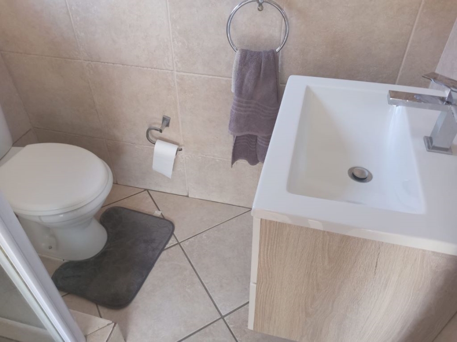 2 Bedroom Property for Sale in Albertsdal Gauteng