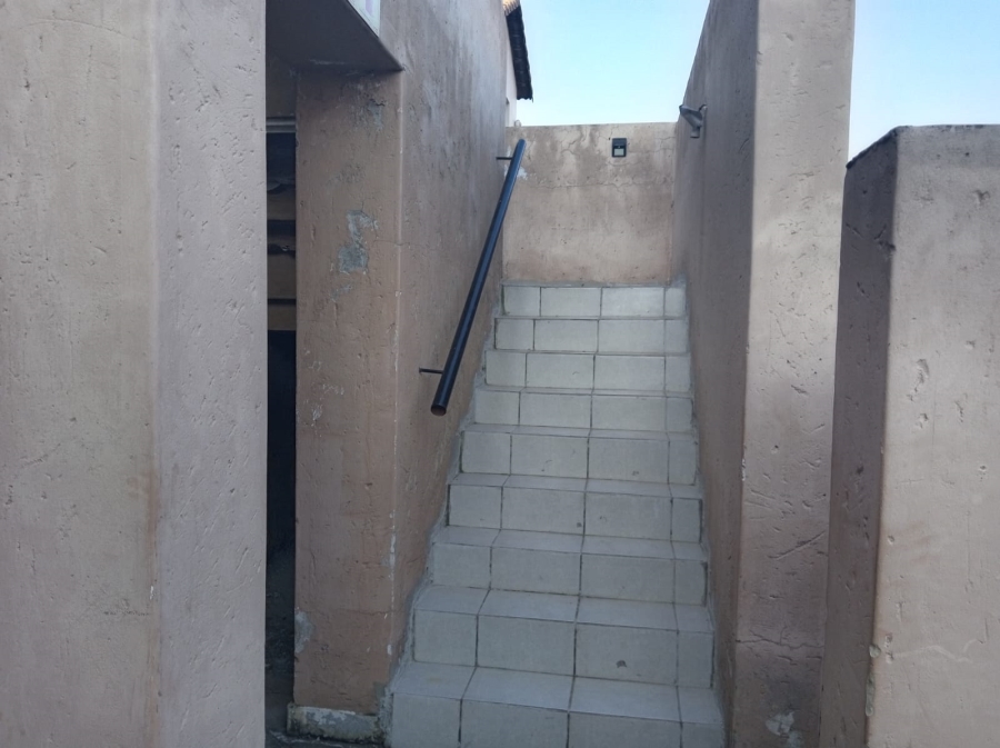 2 Bedroom Property for Sale in Albertsdal Gauteng