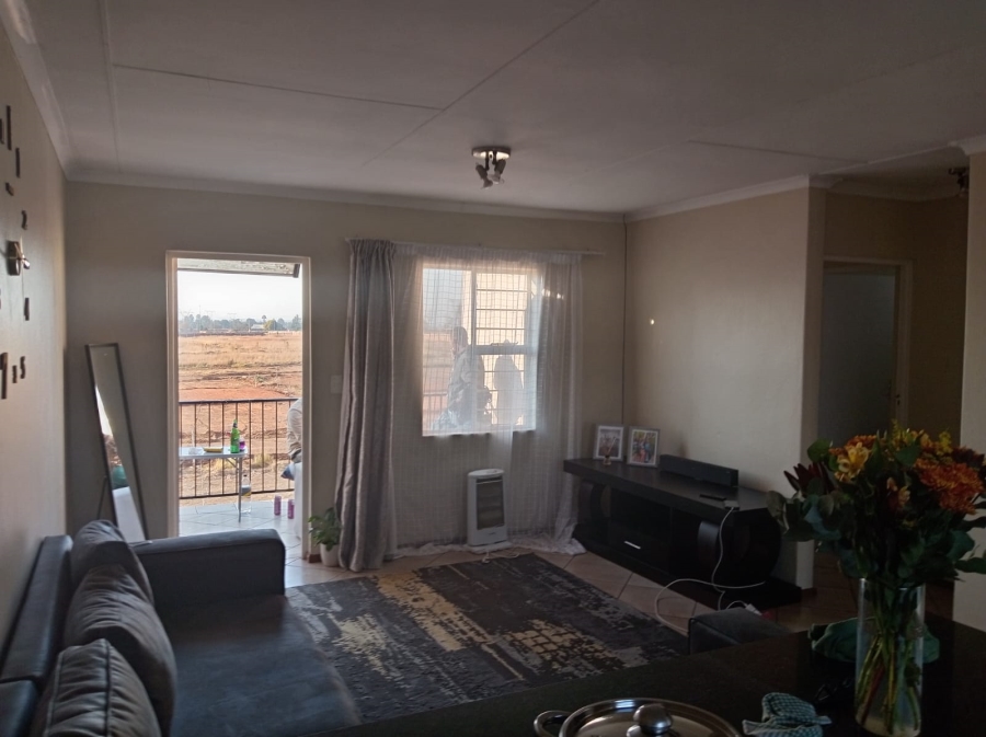 2 Bedroom Property for Sale in Albertsdal Gauteng