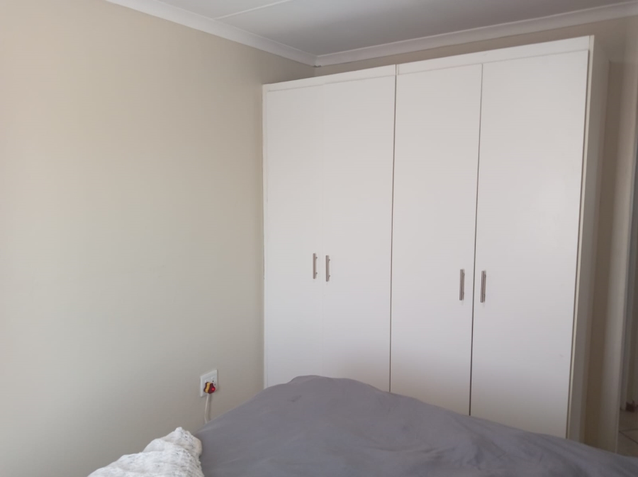 2 Bedroom Property for Sale in Albertsdal Gauteng