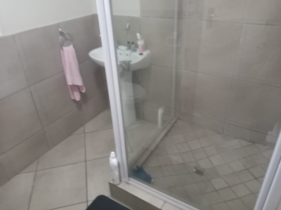 2 Bedroom Property for Sale in Albertsdal Gauteng