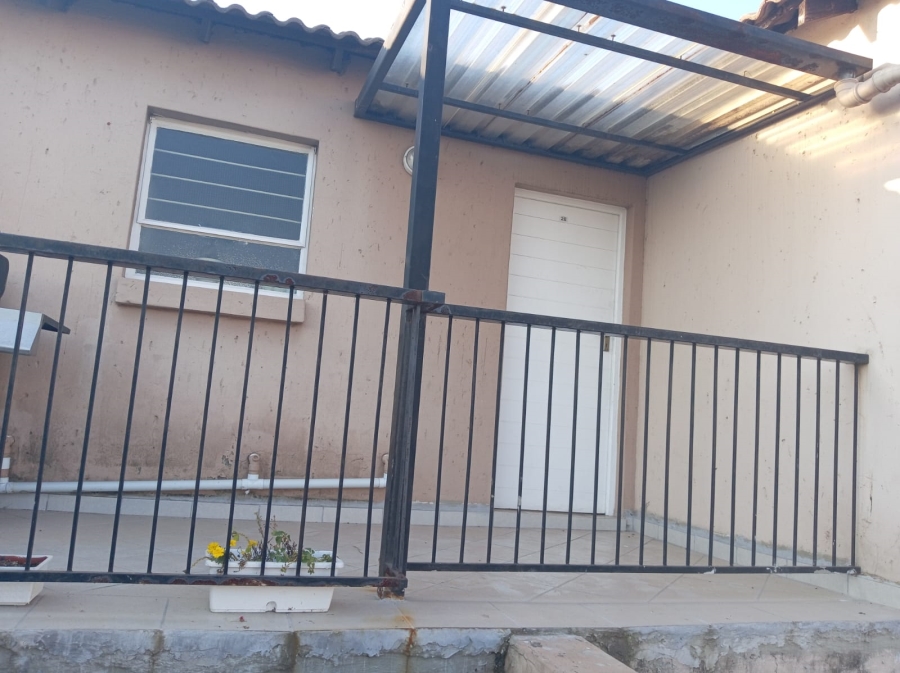 2 Bedroom Property for Sale in Albertsdal Gauteng